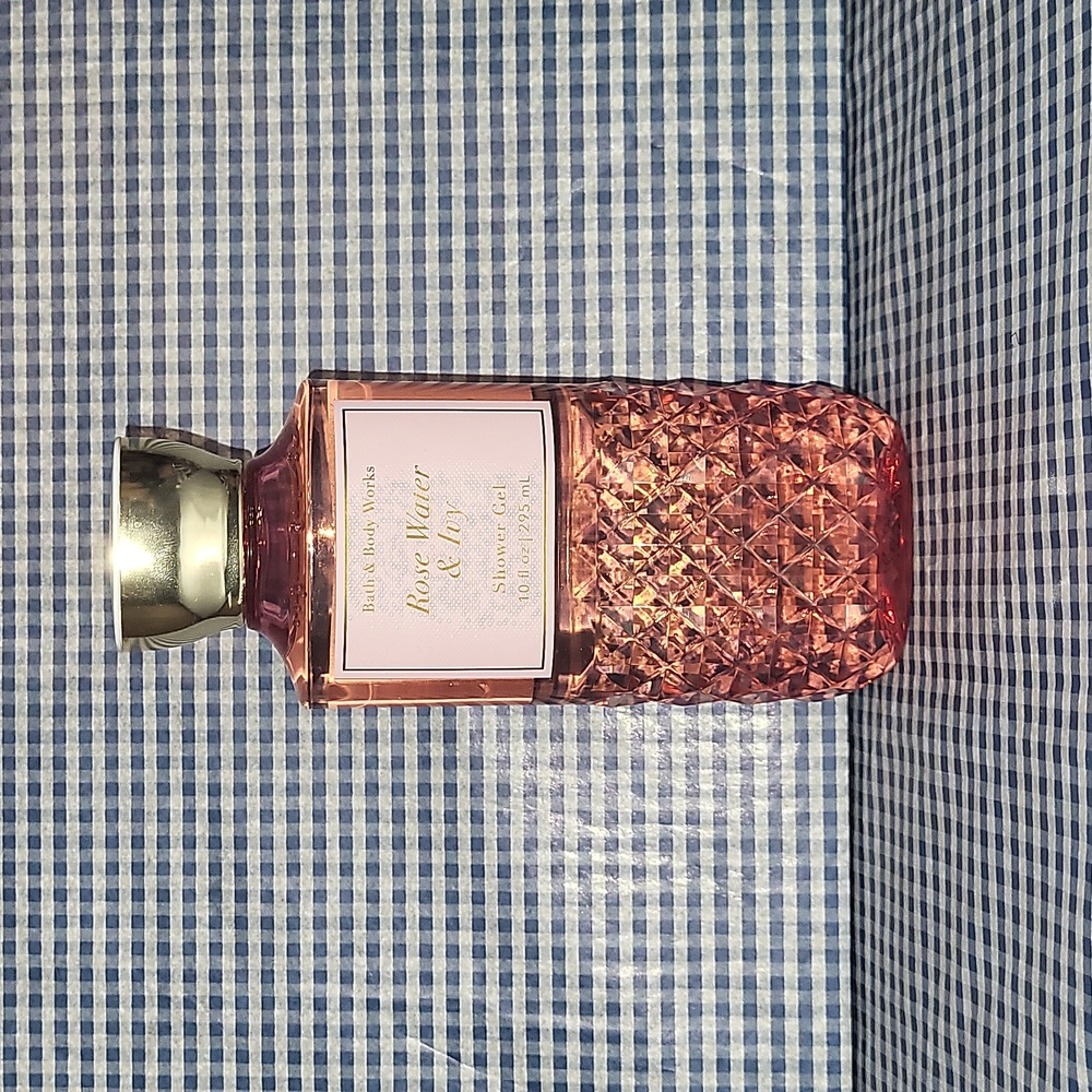 Bath & Body Works Rose Water & Ivy Shea + Vitamin E Shower Gel 10 FL OZ NWT